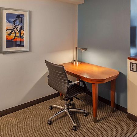 Hyatt Place Madison/Downtown Экстерьер фото